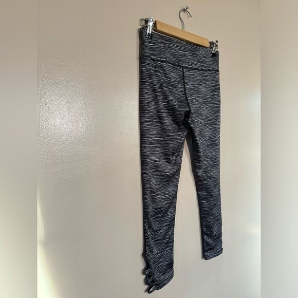 Gray Inspired Hearts Active Leggings Size S EUC - Picture 4 of 6